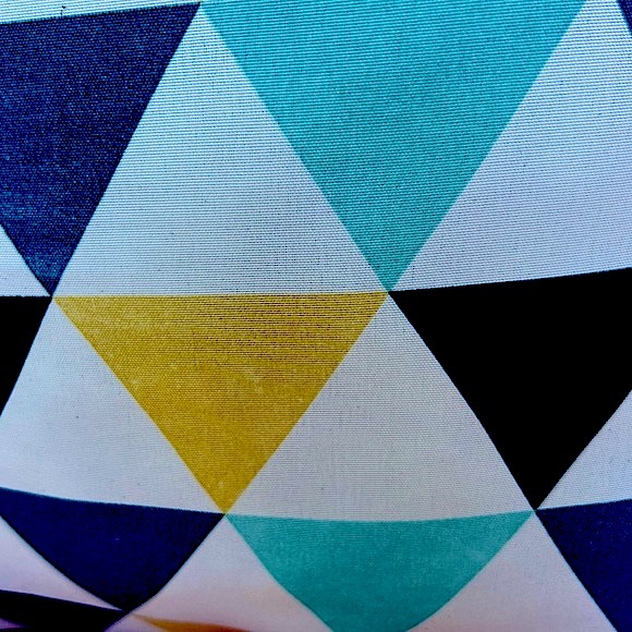 2 WHITE,BLUE AND YELLOW INDOOR/OUTDOOR PILLOWS - Picture 4 of 10